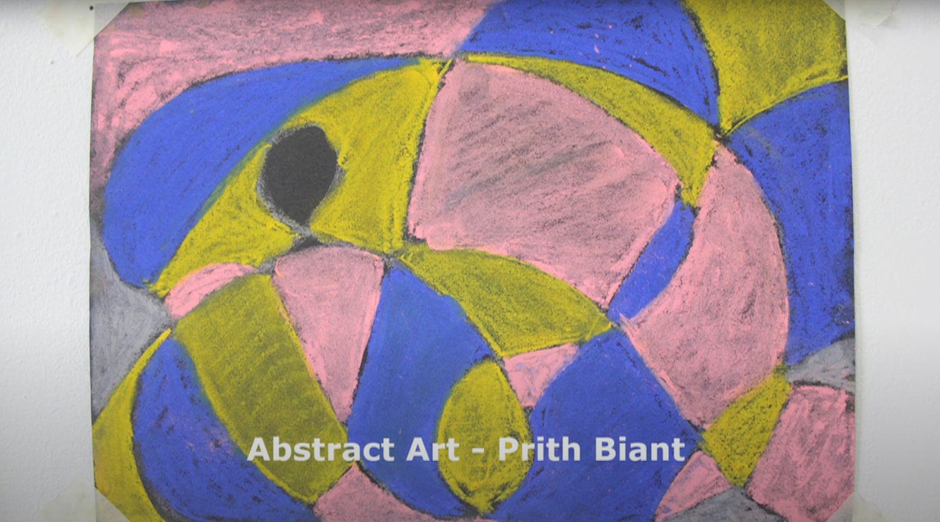 Darlun haniaethol o wahanol siapiau geometrig mewn arlliwiau o binc, melyn a glas. Ar y gwaelod mae'r geiriau, 'Abstract Art – Prith Biant'.